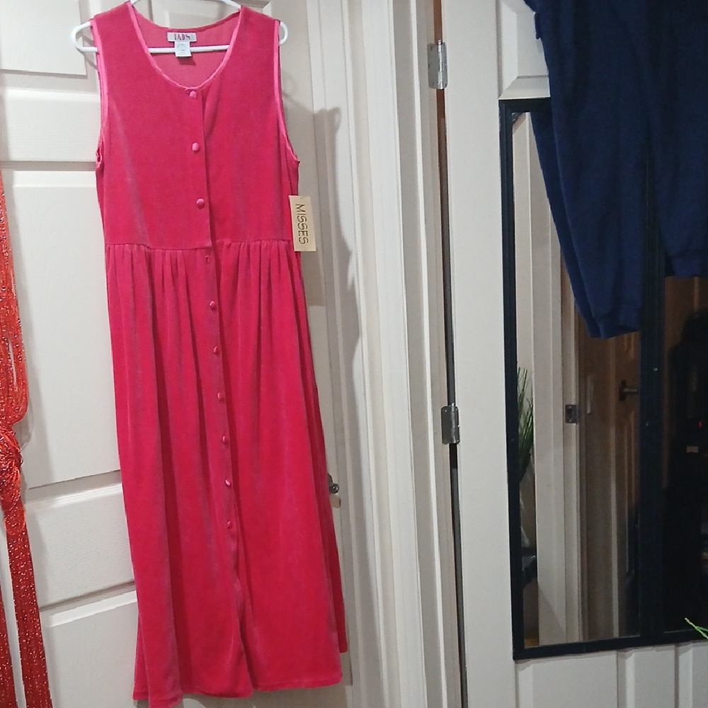 Red Sleeveless dress